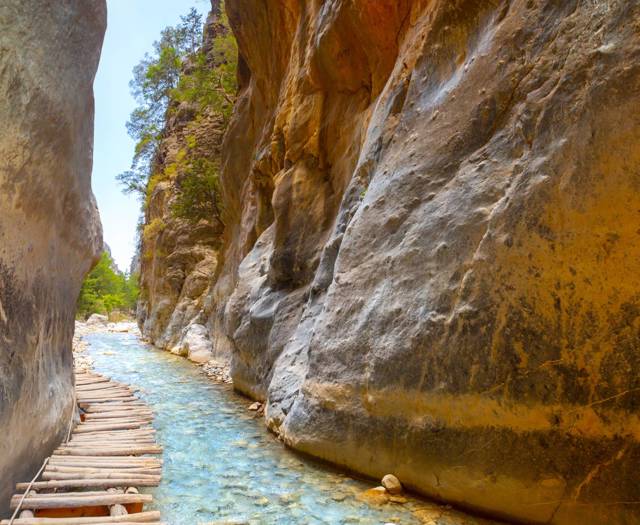 paralos-hospitality-samaria-gorge.jpg
