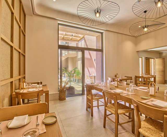 paralos-venus-suites-Bio-Cretan-Restaurant-2.jpg