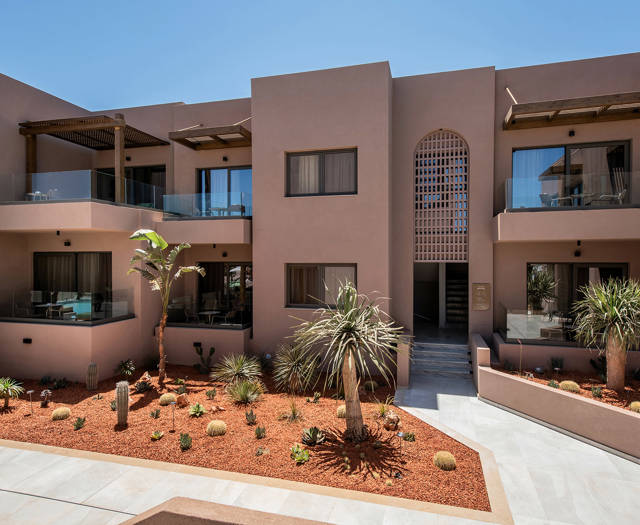paralos-venus-suites-exterior-1.jpg (1)