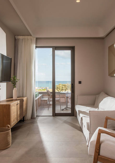 One-Bedroom-Suite-Private-Pool-Sea-View-1.jpg