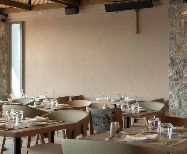 paralos-venus-suites-main-restaurant-4.jpg