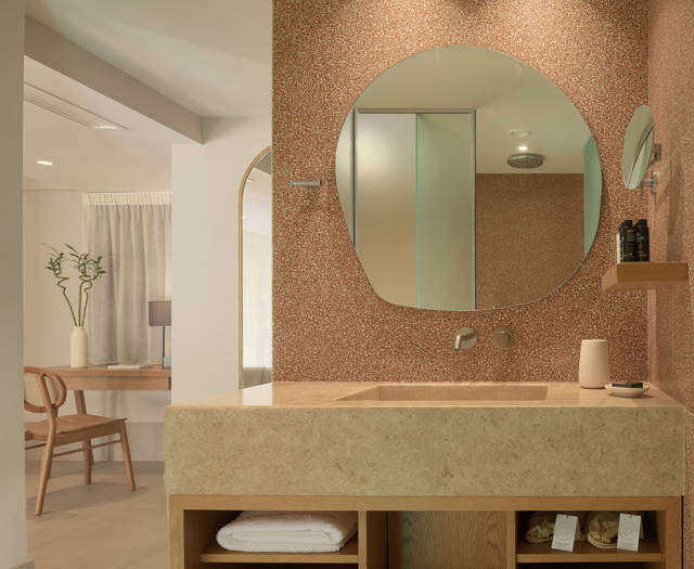 Junior-Suite-Swim-Up-5.jpg