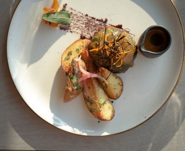 paralos-venus-suites-main-restaurant-9.jpg