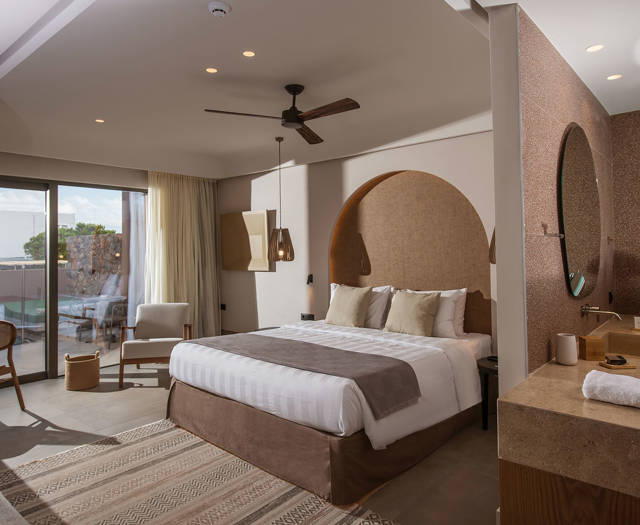 Junior-Suite-Private-Pool-Sea-View-3.jpg